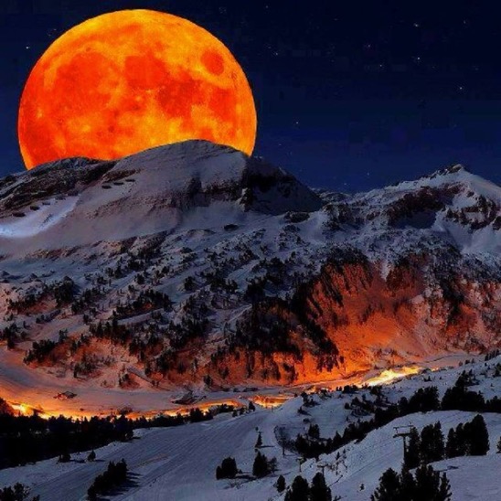 Orange-Moon-Over-Sierra-Nevada-Mtns