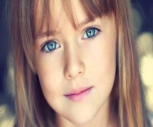 Beautiful-Blue-Eyes-Small-Girls-HD-Wallpaper-3-500x412