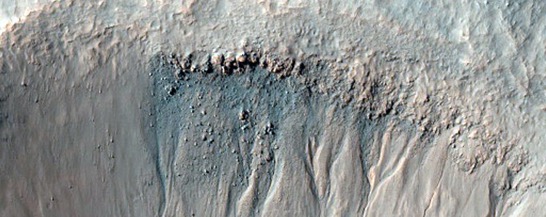 nasa-keeps-an-eye-of-gullies-like-this-for-small-landslides-and-any-water-that-melts-in-the-warm-sun-to-form-darker-colored-mud