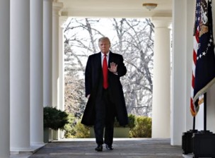 Trump-at-White-house-380x280